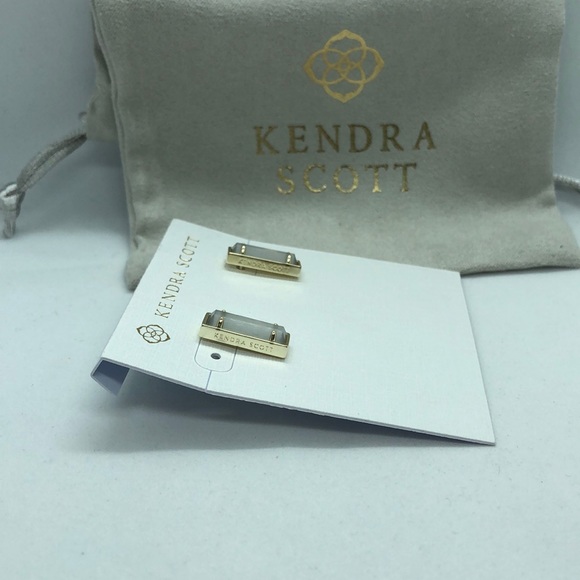 Kendra Scott Earrings. - Picture 4 of 4